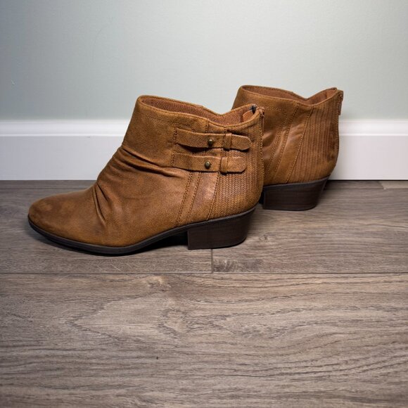 Brown Leather DKNY Heeled Boot - Picture 6 of 7